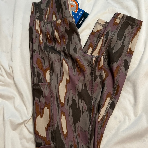 Columbia Yoga Pants - Picture 2 of 5